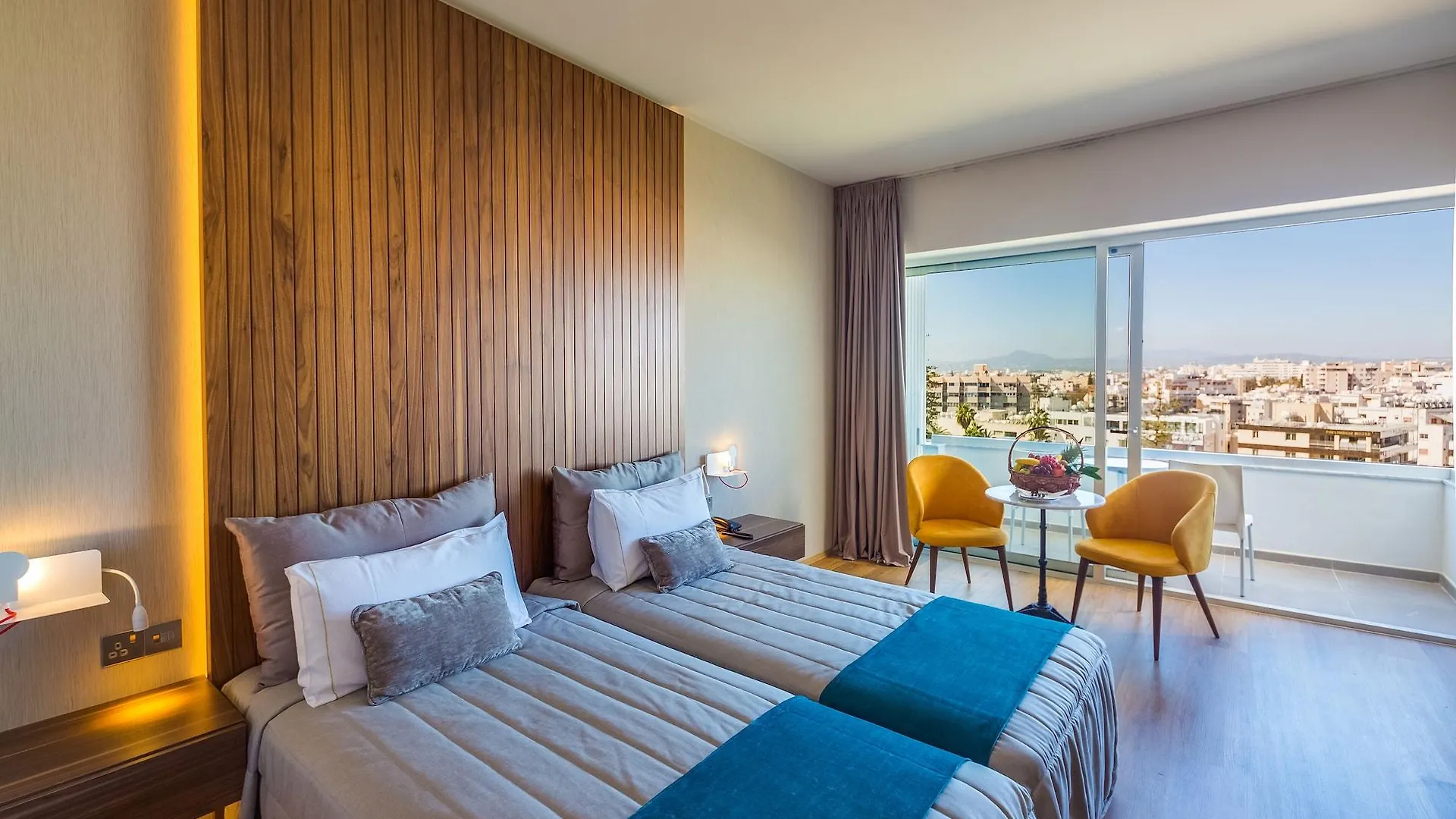 Sun Hall Hotel Ларнака 4*,  Кипр