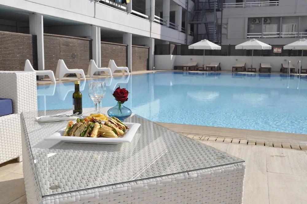 Sun Hall Hotel Ларнака